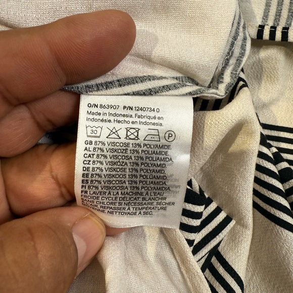 H&M Black and Cream Striped Long Sleeve Dress -Size L - Picture 7 of 8